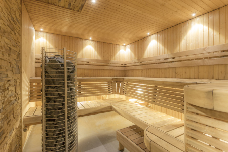 Großer Saunaofen in der Sauna