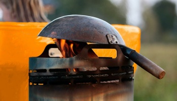 Dutchtub Original in Orange, Hottub holzbefeuert, inkl. Zubehör