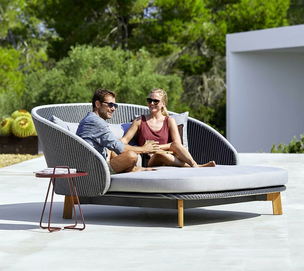Design Daybed Peacock mit Tisch